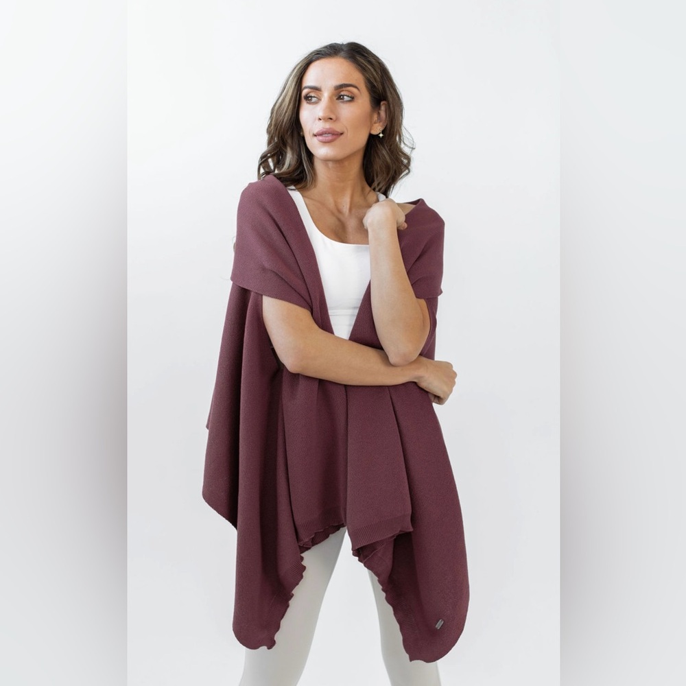 Savvi Amber Sweater Wrap - Picture 9 of 16
